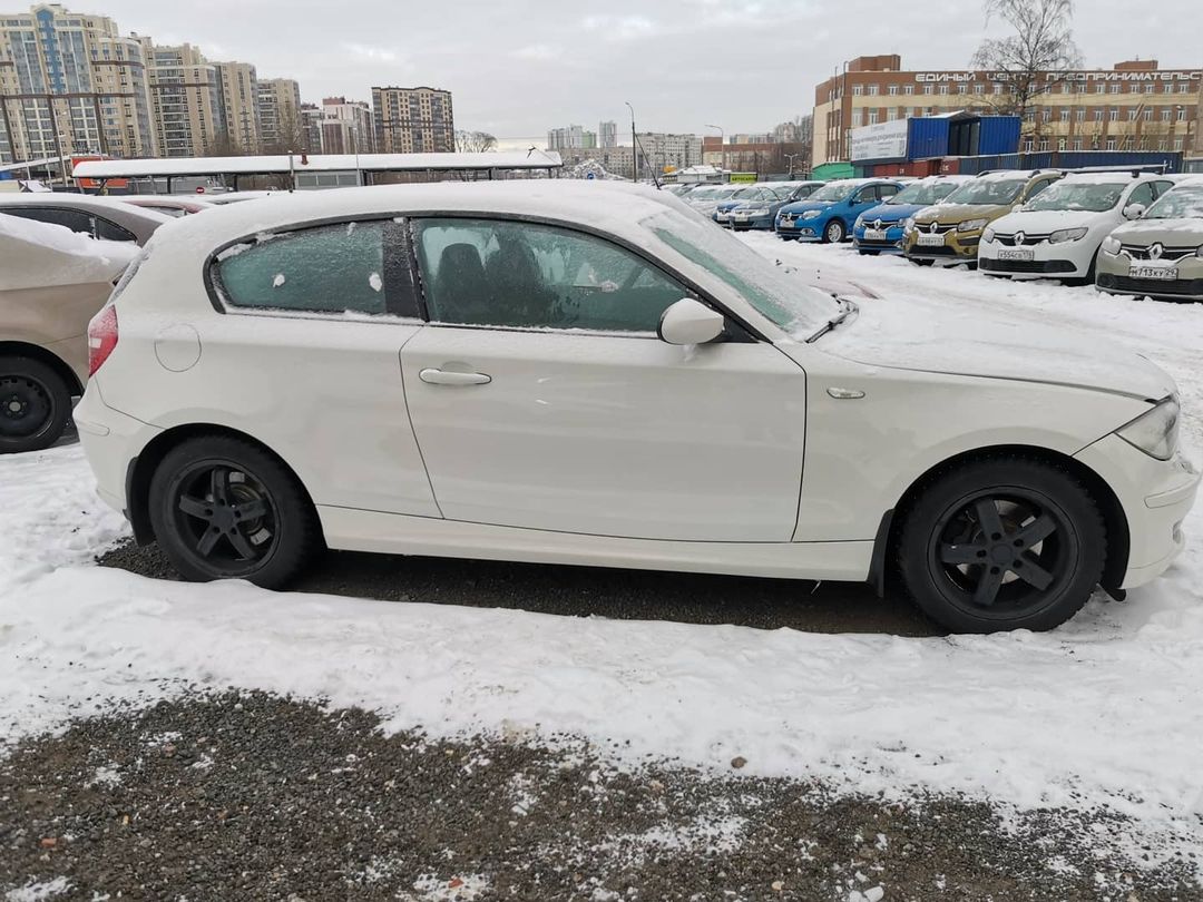 Осмотр BMW 1 2008 года или 50 оттенков белого.
